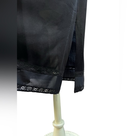 Vintage 1980s Formal Length Nylon Black Slip Skirt Size Large - Picture 3 of 6